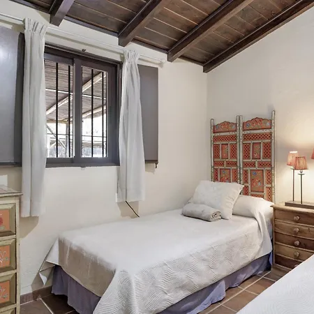 El Puente Country house *